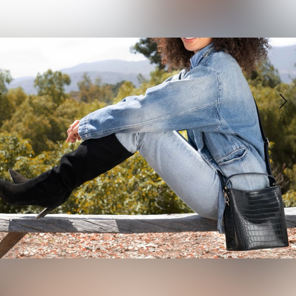 NWT AOTA Elena Bucket Bag